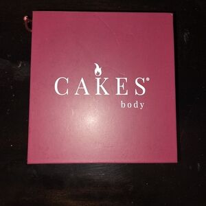 Cakes Body + In Caramel